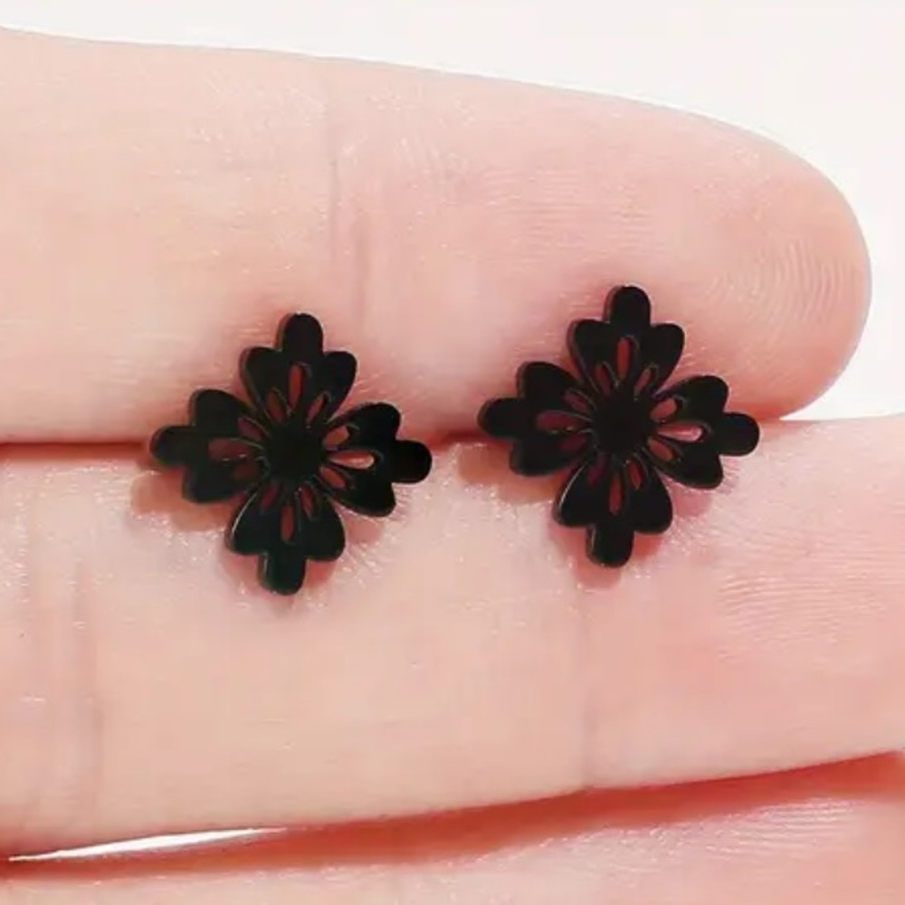 Ornate Intricate Flower Black Stud Earrings